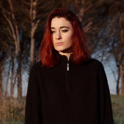 Basque artist, passionate about fashion. Also into photography and writing as you may see in my blog.