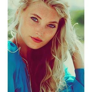 • Eleanor Branstone • 16 ans • Poufsouffle • 5ème année à Poudlard • Timide, Intelligente, mais désolante.. • Grande amie de Laura Madley • Patronus: Cochon •