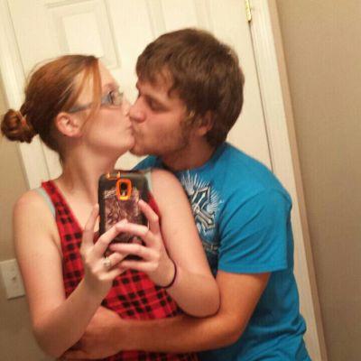 Hey what's up this is melissa I'm 20 years old I have a bf name justin I like to meet new people kik me melissandjustin snapchat me melizzardh1994