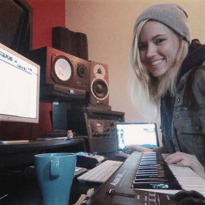 FlowMotionSound's profile picture. Creativity is the power to connect the seemingly disconnected. ➡ Music. Production. Film.