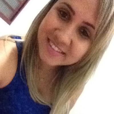 Estudante de Psicologia.
Quem me vê, me vê sorrindo e vai ser sempre assim, pois aprendi a viver feliz em toda e qualquer situação.! ;)