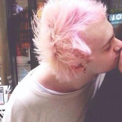 *:･ﾟ✧ follow @folieacth n rt this n tag luke pls https://t.co/kCwNcSVIFn *:･ﾟ✧