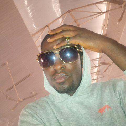 A musician known as MORAKIZI under HMP RECORDS, am a cool person always ready to help and also love everyone who show me love