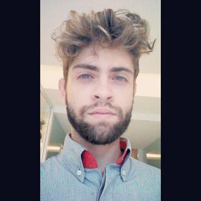 Carioca , 22 anos 
Taurino , Ator 
Sonhador