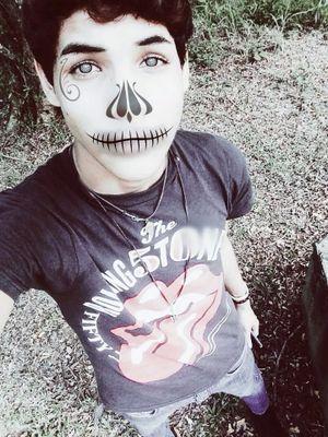 Bass player! ♡♡ Tech deck skater Jesus followe ^^