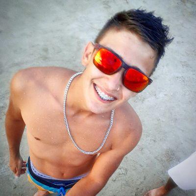 Quem me vê, me vê sorrindo e vai ser sempre assim ♫ Snap: lucassmatt