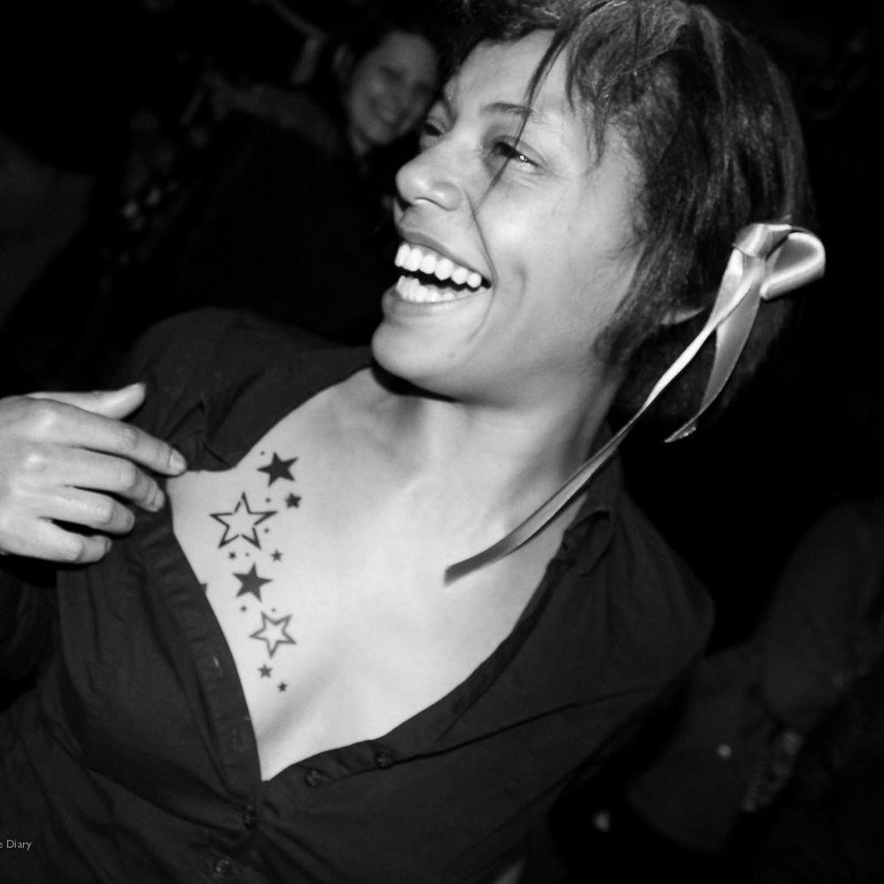 dj.angela.bxl@gmail.com