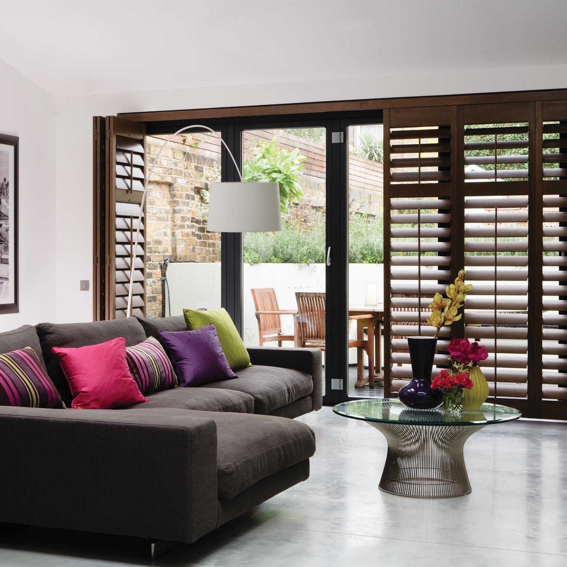 Awnings & Blinds by Window Shades are Wirral based company that manufacture and supply Blinds and Awnings to both the domestic and commercial markets.