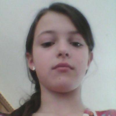 je m'appelle Lorrie Blanchard j'ai 13 ans