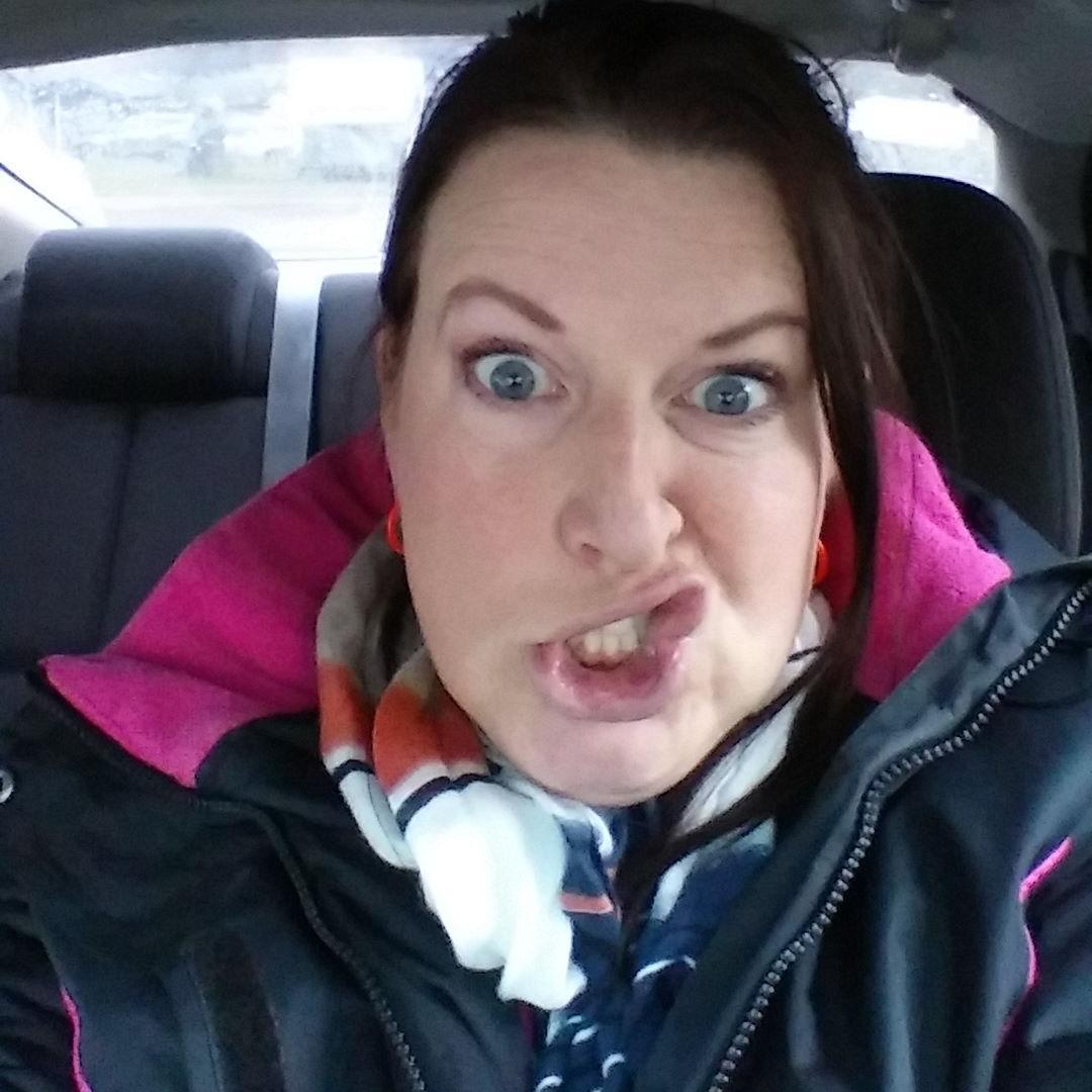 dizzydezzi79's profile picture. 