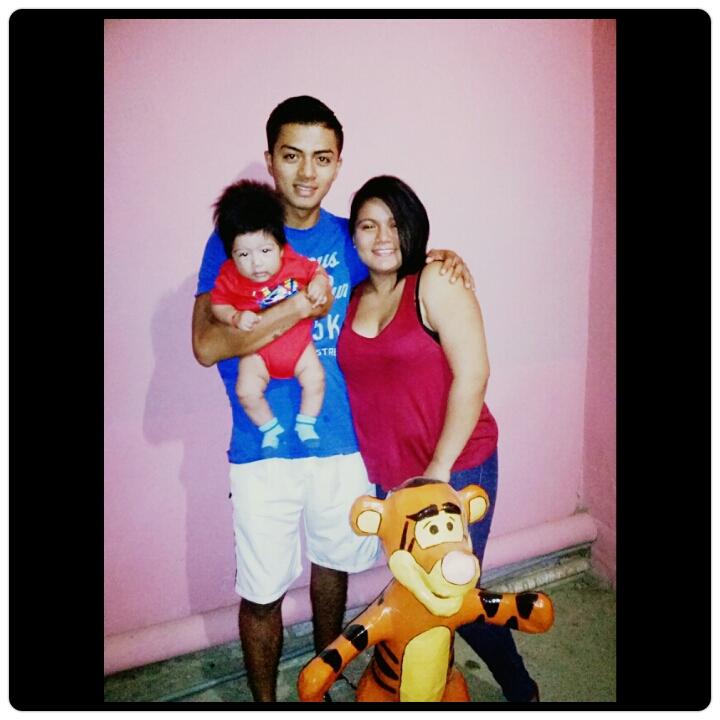 ♥ Amo mi familia ...
Lucha siempre por lo que quieres, al final veras la recompensa :)
Los Amo Nestor y Thiago♥  
12**14**15