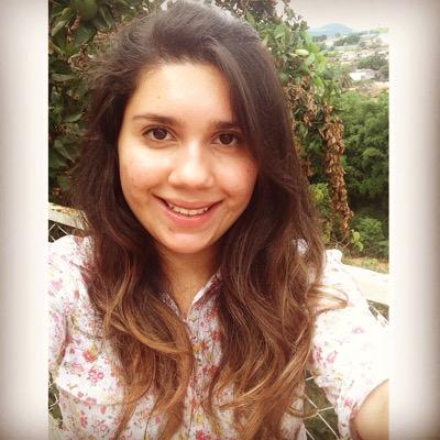 sou apenas uma garota que ama a Deus,seus pais seus amigos,que tenta sempre dar o seu melhor mesmo sendo imperfeita ;D