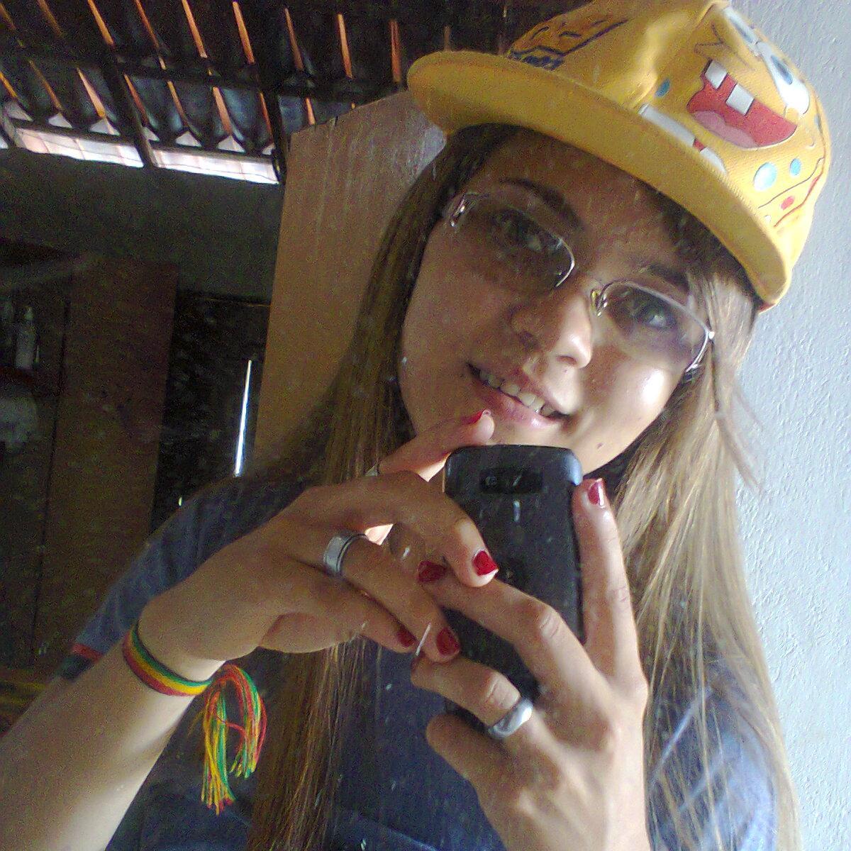 sou a alegria de quem mim ama, a tristeza de quem mim odeia e a ocupação de quem mim inveja