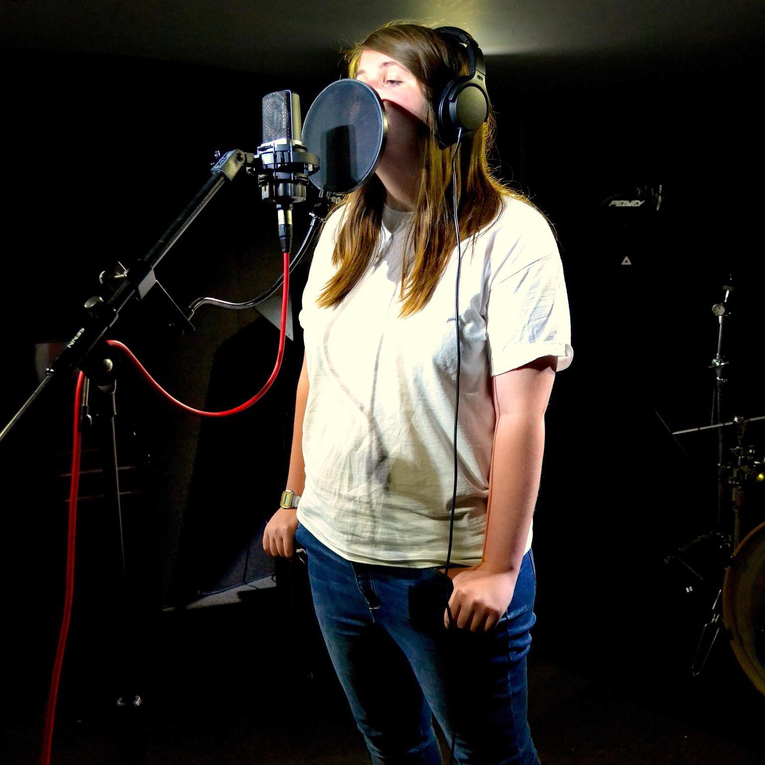 julyfororla's profile picture. Singer/songwriter.