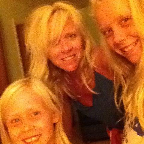 AmyUsher1's profile picture. 