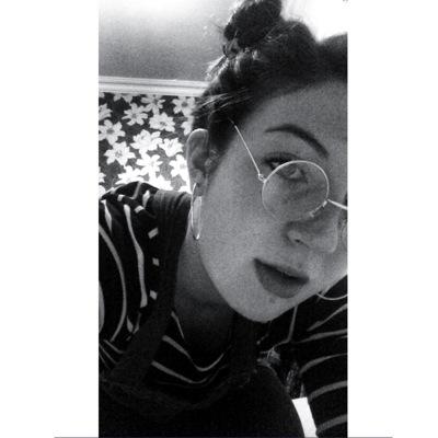 LaurenMason94's profile picture. You like your girls insane.