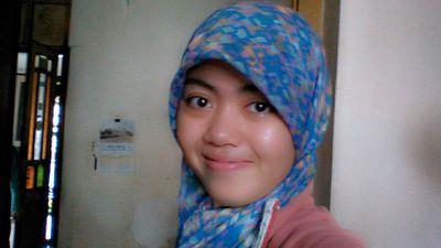 Cemik (Cerdas Enak dipandang Manis Imut Keren)
Suka ngayal, rada gila