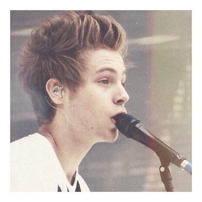 ⠀⠀⠀⠀⠀⠀⠀⠀⠀⠀⠀⠀✧ * • lol you’re not ⠀⠀⠀⠀⠀⠀⠀⠀⠀⠀⠀⠀Ashton Irwin • * ✧
