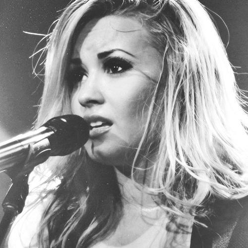†Gorda não, gostosa sim†                                       Keep Calm And Stay Strong ✨                                                      Buddy