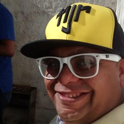 ''Pessoas serão sempre só pessoas qndo não haver sentimentos....''
