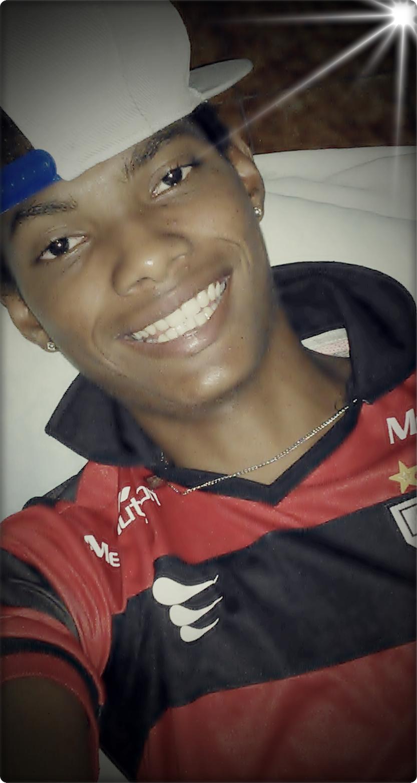 Tenho 18 anos , moro em São Luis-Ma ....Chama no Whats: 98 8465-9464             #OusadiaeAlegria