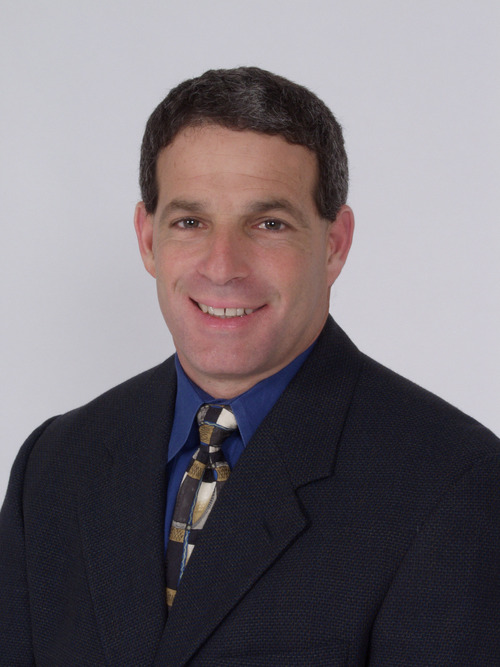 Glenn Fishkin is an innovative entrepreneur with 40 years in TV news, video production, storytelling, live streaming and platform integration.