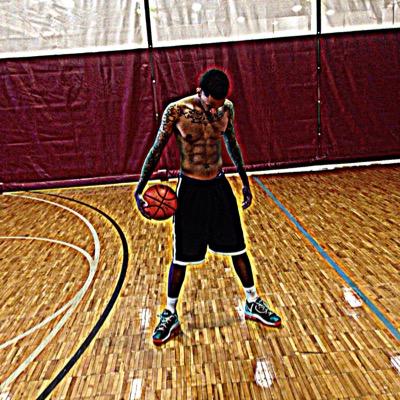 #ballislife#successiskey#onmygrind On my hoop grind harder than ever Instagram _tpotterstrivin Follow me :)