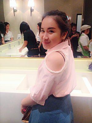 numnim natcha (numnim)เรียน:คณะบริหารธุรกิจ สาขา การตลาด
อายุ20.