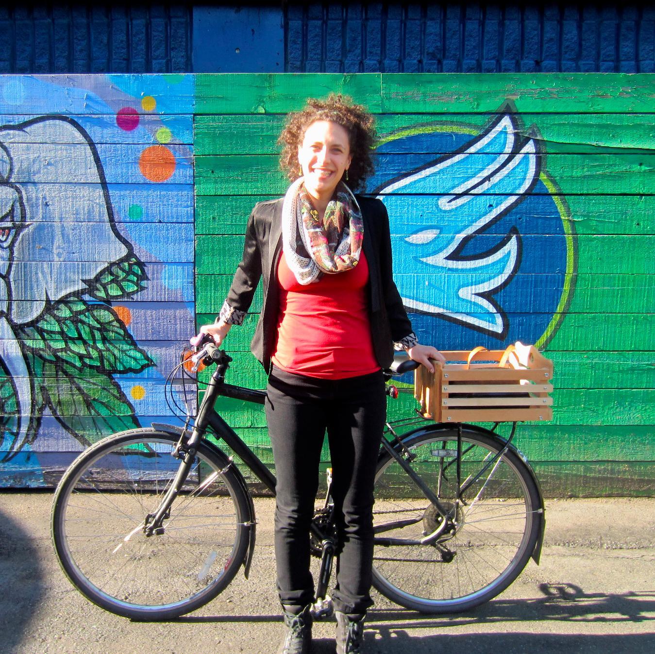 An urban explorer sharing my love for localism, placemaking, urbanism, cycling, sustainability. Blogs on http://t.co/VvlFlY7HZB #yyj