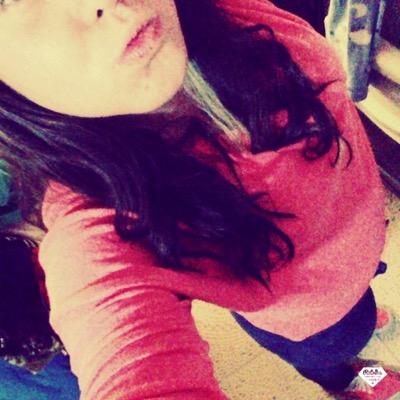 -sigueme en insta 
como. annd_mich 
-en vine como
andrea chavez.     i follow back ✌️
