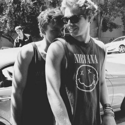 Hiya you just got this free follow from @muke4cashton you should follow if you dont already