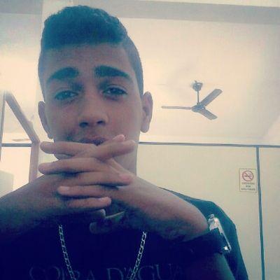 ela e daquelas que tu gosta,da primeira se apaixona.(8)