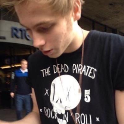 your lips tasted like nicotine and i got addicted