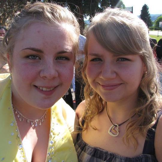 beckicheveldave's profile picture. she/her. we're all a little mad here :3