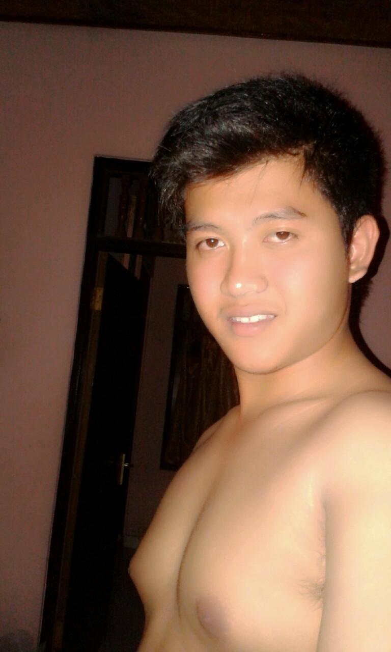 edysuryanata1's profile picture. 