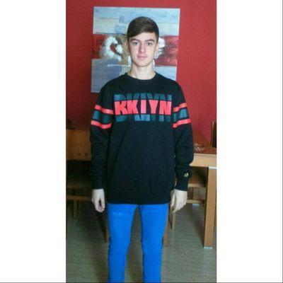 Nacimos para ser felices, no perfectos.                            @Ivan_UDA un hermano.