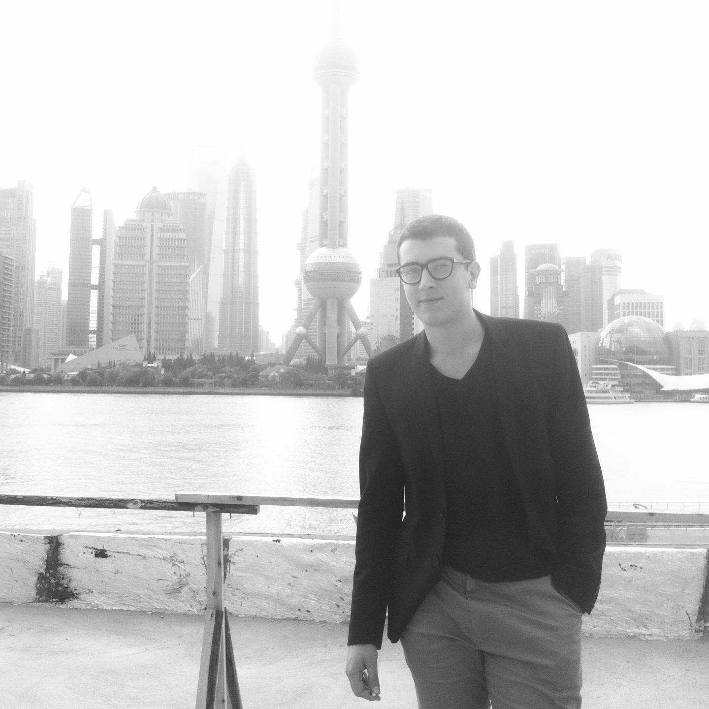Partner Collectif EXHIBITION | Co-founder Exhibition Expériences | EX - @KidsLoveJetlag & @FredFaridGroup in Shanghai | @HECalumni