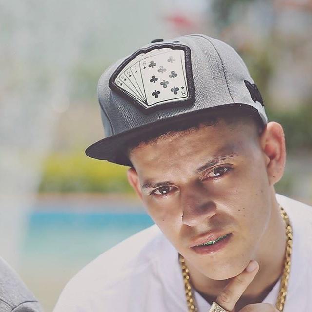 cantor compositor,funk rap e soul 
instagram/abdallah_OFC
facebook/ Fabrício s abdallah