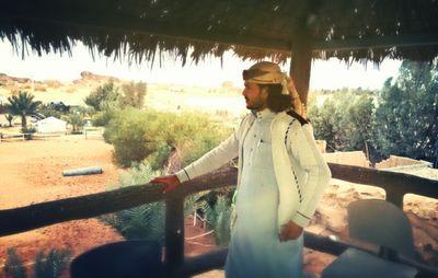 واثق الخطوة يمشي ملكاً