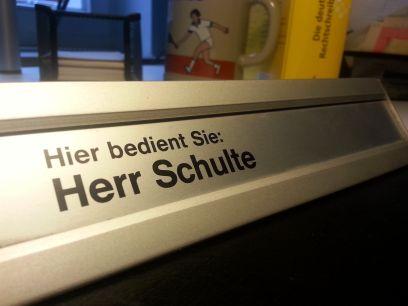 Schreibt, filmt, schneidet u.v.m. für @sportschau und @wdr. Findet spannend: Sport, Journalismus und Ungerechtigkeiten aller Art.