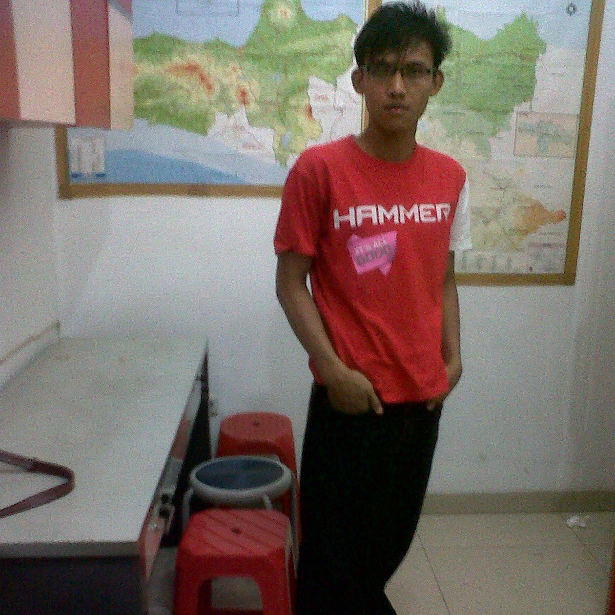 rey_cool@ymail.com. 
calm,to the point,sometimes funny,kind, I am awesome !
Respect.