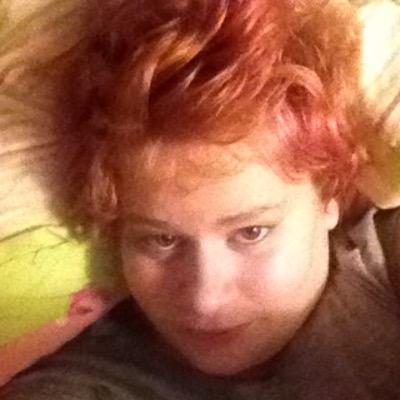 HandHayley98's profile picture. 