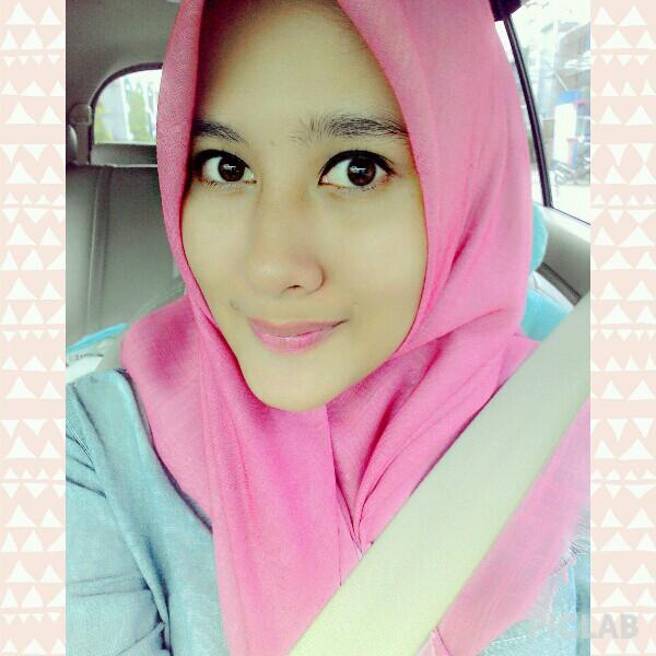 fakrianiputri21's profile picture. 