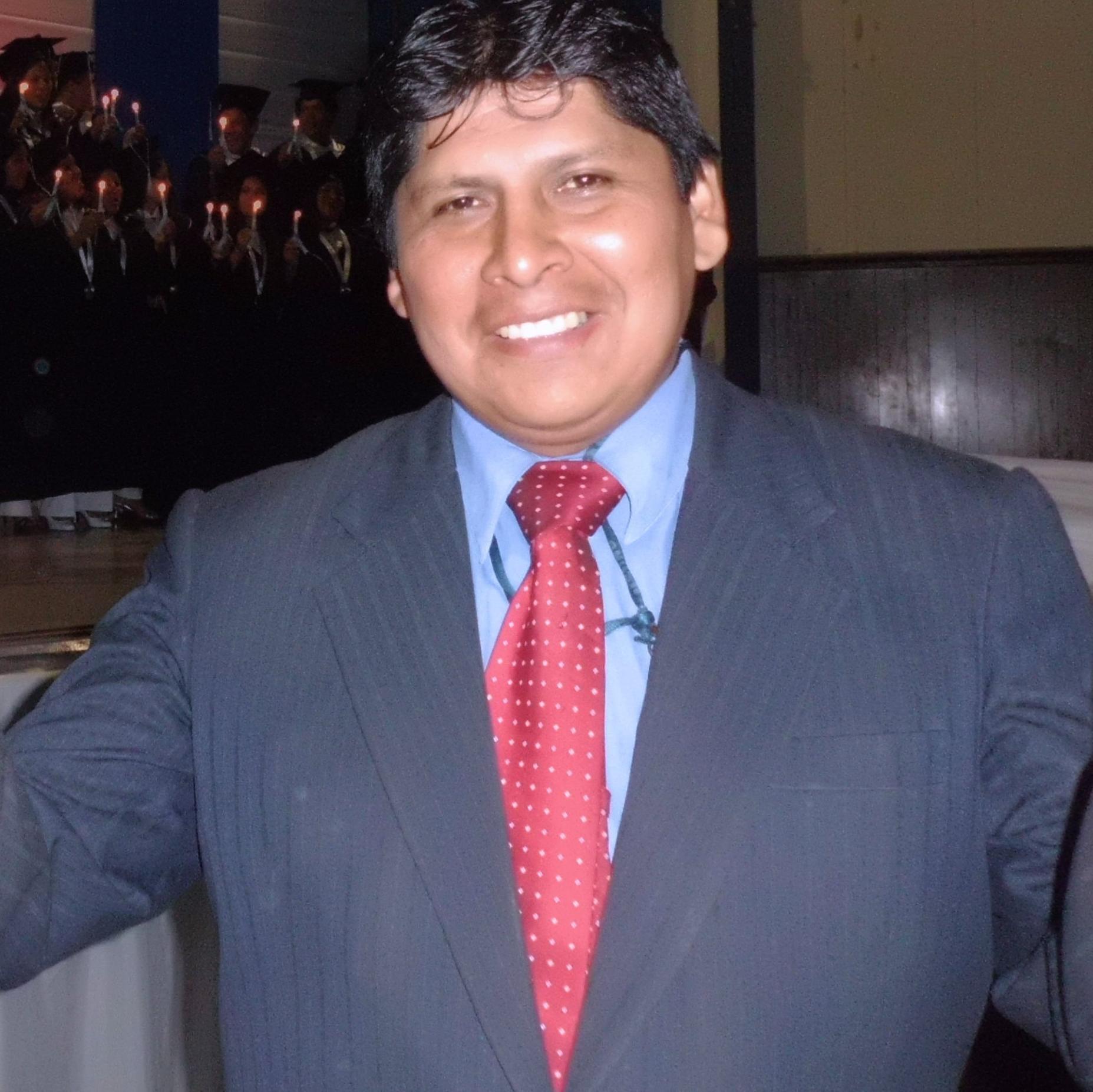 PROFESOR DE LITERATURA,AMANTE DE LOS LIBROS E HISTORIAS DEL MUNDO MODERNO.CONTEMPORANEO