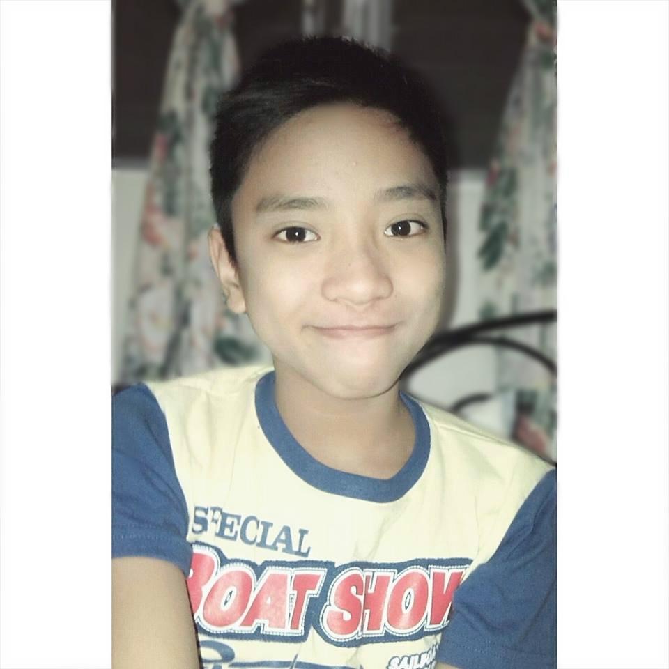 A boy that is happy forever lol ~_~