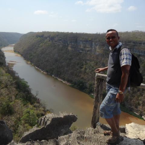 Gérant d'une centre Ecotouristique solidaire et Gérant d'un tour opérateur appelé Adansonia tours