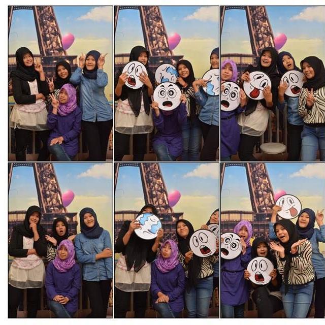 01 juni ♥| mention♥|  TheShirklif (˘⌣ʃƪ)♥|   Jika ingin membunuhku, tak perlu menghunuskan pedang. Cukup tenggelamkan aku dari barisan sajakmu...
♥ :*{}♥