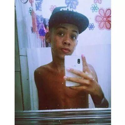 Pra quem trabalha desde os 13 nunca recorreu aos 12, da valor ao que conquista não vai querer viver de poser. ☺ - Belieber :3 - Wpp: 966230140..