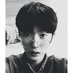 아무도 , 심지어 당신의 영혼 은 언젠가 당신의 몸 을 떠날 것입니다 .. 당신을 지킬 것이다..