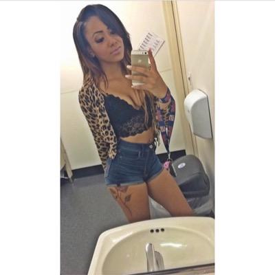 CT ✈️ FL | #LakersNation | 20 | #Scorpio instagram; breezyybabe